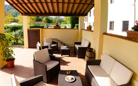 Casale 180: Eigendom, Kamer, Gebouw, Meubilair, Interieur Ontwerp, Huis, Onroerend Goed, Tafel, Patio, Toevlucht