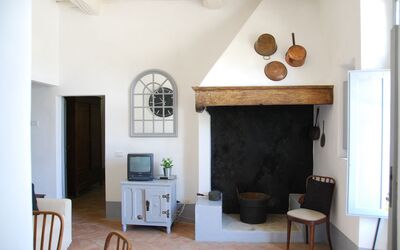 Casa Marcello - Noce: Eigendom, Meubilair, Bankstel, Fotolijst, Hout, Tafel, Woonkamer, Stellingen, Interieur Ontwerp, Fabriek