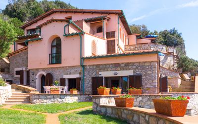 Nisporto: Huis, Eigendom, Gebouw, Huis, Onroerend Goed, Woongebied, Villa, Landgoed, Facade, Architectuur