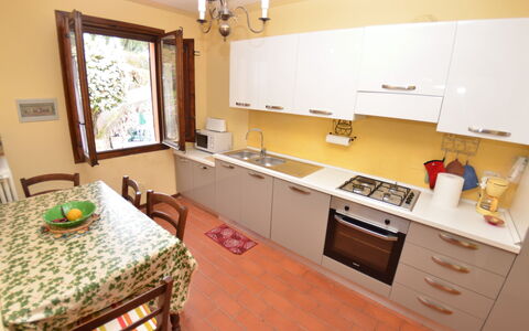 Agli Olivi: Kamer, Eigendom, Countertop, Meubilair, Keuken, Gebouw, Interieur Ontwerp, Verdieping, Cabinetry, Huis