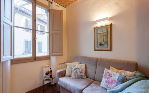 Marlene House: Eigendom, Meubilair, Fotolijst, Venster, Hout, Bankstel, Comfort, Interieur Ontwerp, Architectuur