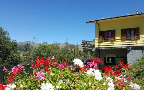 Ai Cuori: Bloem, Bergketen, Tuin, De Lente, Heuvel Station, Vallei, Landscaping, Werf, Alpen