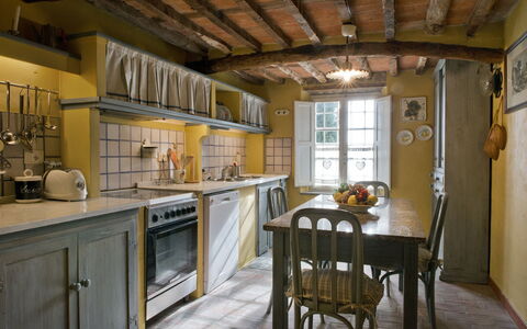 Borgo Antico Marina: Kamer, Eigendom, Countertop, Gebouw, Keuken, Meubilair, Interieur Ontwerp, Plafond, Huis, Straal