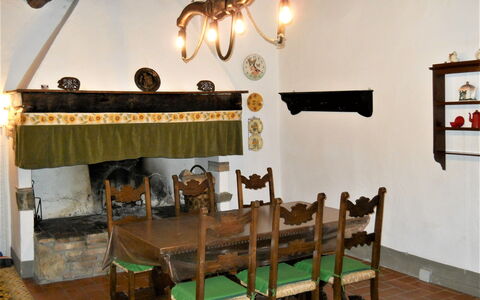 Agriturismo Girasole: Kamer, Eigendom, Eetkamer, Meubilair, Interieur Ontwerp, Gebouw, Tafel, Huis, Plafond, Verdieping