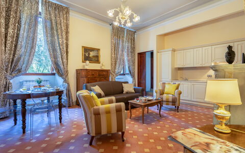 Il Marchese Di Ronta: Kamer, Interieur Ontwerp, Eigendom, Meubilair, Woonkamer, Gebouw, Gordijn, Verdieping, Geel, Onroerend Goed