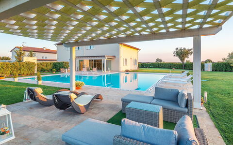 Villa Le Terme: Eigendom, Gebouw, Huis, Zwembad, Onroerend Goed, Huis, Interieur Ontwerp, Landgoed, Kamer, Meubilair