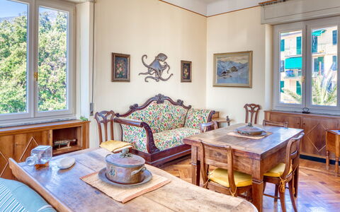 Apartment Mare Bello - Levanto: Kamer, Eigendom, Meubilair, Interieur Ontwerp, Gebouw, Tafel, Woonkamer, Huis, Onroerend Goed, Huis