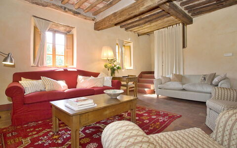 Bottino: Meubilair, Kamer, Eigendom, Interieur Ontwerp, Slaapkamer, Plafond, Bed, Gebouw, Laken, Woonkamer