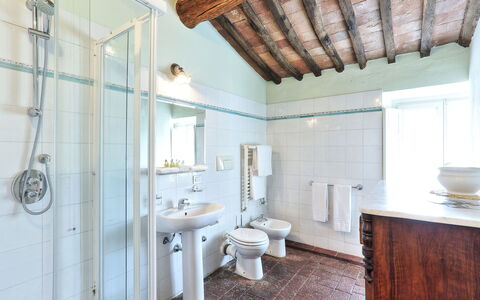 Casa Rosa: Eigendom, Badkamer, Kamer, Gebouw, Onroerend Goed, Interieur Ontwerp, Huis, Meubilair, Verdieping, Architectuur