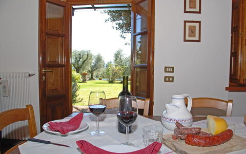 Casa Tonio: Kamer, Eigendom, Woonkamer, Meubilair, Huis, Gebouw, Tafel, Interieur Ontwerp, Onroerend Goed, Ontbijt