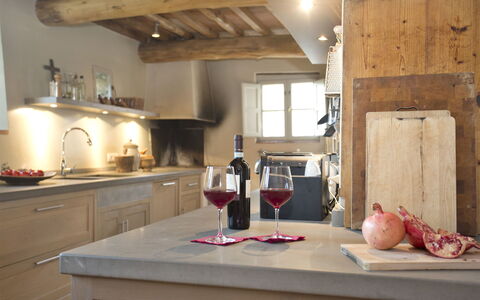 Chiodo: Kamer, Countertop, Keuken, Eigendom, Interieur Ontwerp, Meubilair, Gebouw, Huis, Huis, Plafond