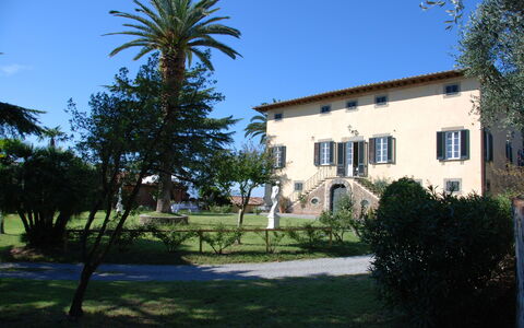 Fubbiano: Eigendom, Huis, Gebouw, Huis, Boom, Onroerend Goed, Villa, Palmboom, Lucht, Landgoed