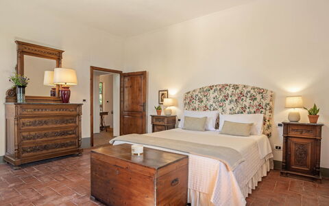 La Fonte: Meubilair, Interieur Ontwerp, Flooring, Muur, Slaapkamer, Hout, Bed, Verdieping, Kamer, Lade
