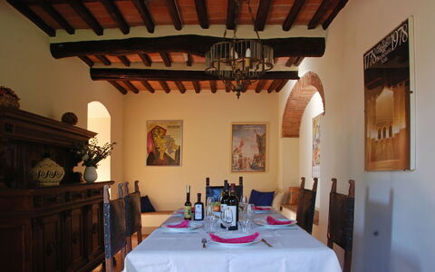 Magrini: Eigendom, Kamer, Gebouw, Huis, Plafond, Interieur Ontwerp, Eetkamer, Onroerend Goed, Restaurant, Meubilair