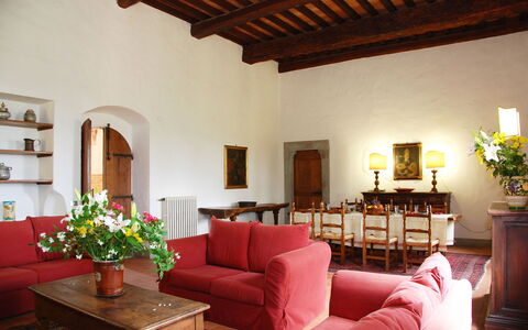 Malmantile: Kamer, Eigendom, Woonkamer, Gebouw, Meubilair, Interieur Ontwerp, Huis, Plafond, Onroerend Goed, Huis