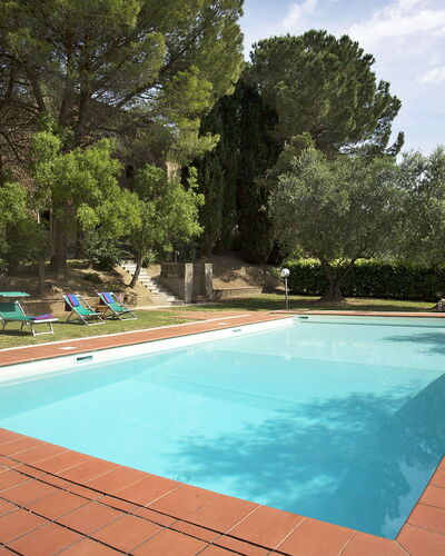 Malmantile: Zwembad, Eigendom, Vrije Tijd, Gras, Onroerend Goed, Huis, Backyard, Huis, Rechthoek, Boom