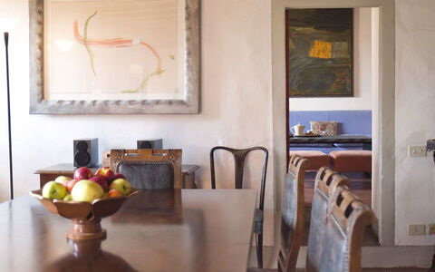 Ricavoli: Kamer, Eigendom, Meubilair, Interieur Ontwerp, Gebouw, Plafond, Straal, Huis, Tafel, Verdieping