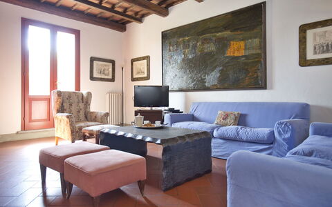 Ricavoli: Meubilair, Kamer, Eigendom, Woonkamer, Interieur Ontwerp, Muur, Gebouw, Slaapkamer, Bed, Plafond