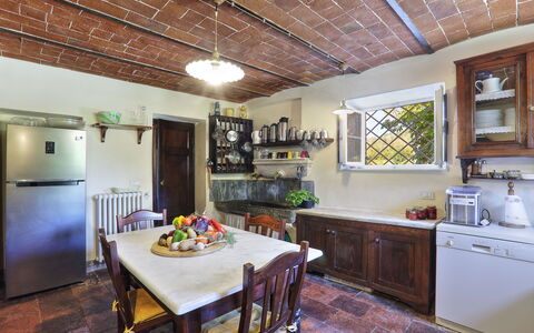 Villa Clara 20: Eigendom, Kamer, Gebouw, Countertop, Meubilair, Plafond, Keuken, Interieur Ontwerp, Onroerend Goed, Verdieping