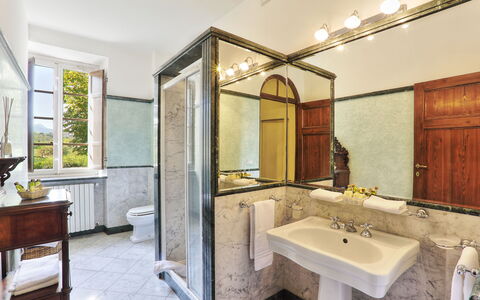 Villa Clara 20: Kamer, Eigendom, Badkamer, Gebouw, Interieur Ontwerp, Huis, Meubilair, Onroerend Goed, Plafond, Landgoed