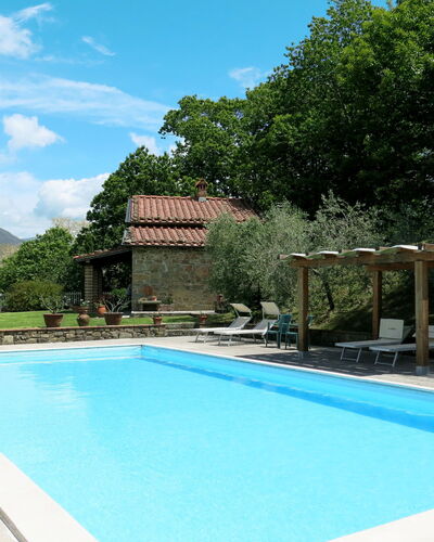 Bagni di Lucca 625: Zwembad, Eigendom, Vrije Tijd, Huis, Onroerend Goed, Vakantie, Gebouw, Toevlucht, Huis, Zomer