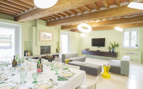 Villa San Lorenzo: Eigendom, Kamer, Interieur Ontwerp, Gebouw, Meubilair, Plafond, Eetkamer, Tafel, Woonkamer, Huis