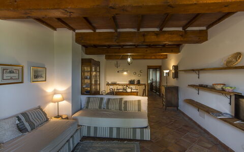 Alle Fornaci: Eigendom, Kamer, Gebouw, Plafond, Interieur Ontwerp, Huis, Straal, Meubilair, Verdieping, Architectuur