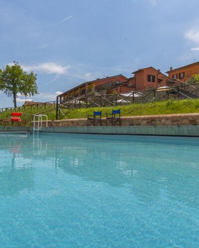 Alle Fornaci: Water, Lucht, Wolk, Gebouw, Fabriek, Eigendom, Huis, Boom, Zwembad, Vrije Tijd