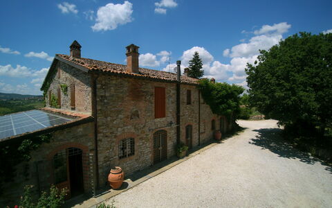 Villa Venanzo: Eigendom, Huis, Lucht, Gebouw, Verblijf, Landgoed, Boom, Landelijk Gebied, Wolk, Huis