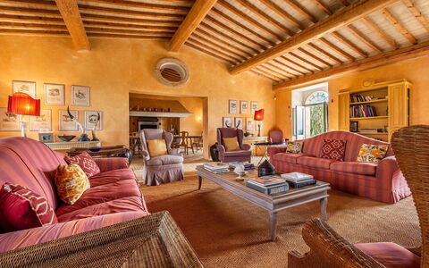 Lavacchio 16: Meubilair, Bankstel, Tafel, Hout, Interieur Ontwerp, Fotolijst, Verdieping, Woonkamer, Comfort, Flooring