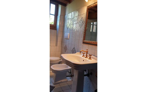 La Boutique del Cardinale: Eigendom, Kamer, Huis, Gebouw, Badkamer, Interieur Ontwerp, Meubilair, Architectuur, Onroerend Goed, Huis