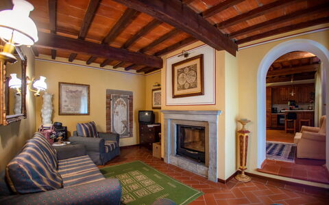 La Boutique del Cardinale: Kamer, Eigendom, Gebouw, Plafond, Woonkamer, Interieur Ontwerp, Straal, Huis, Meubilair, Onroerend Goed