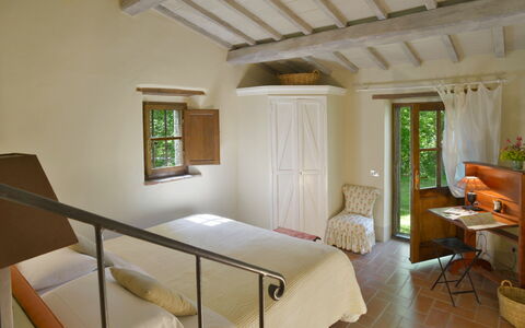 Casa Dell'ambasciatore: Meubilair, Muur, Hout, Interieur Ontwerp, Flooring, Verdieping, Plafond, Huis, Slaapkamer, Bed