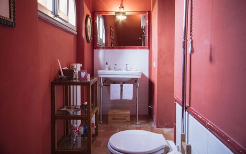 Villa Bacco: Kamer, Eigendom, Badkamer, Huis, Gebouw, Meubilair, Interieur Ontwerp, Verdieping, Huis, Onroerend Goed