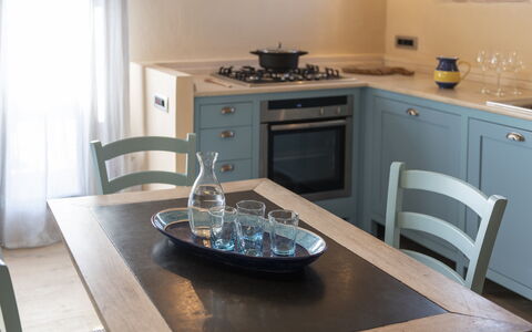 Sequerciani: Countertop, Eigendom, Kamer, Meubilair, Keuken, Interieur Ontwerp, Tafel, Cabinetry, Verdieping, Huis