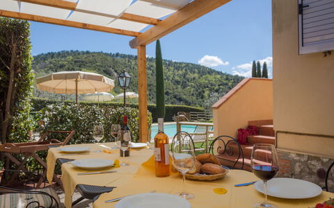 Villa Manuela: Eigendom, Gebouw, Onroerend Goed, Kamer, Huis, Toevlucht, Patio, Vakantie, Villa, Veranda