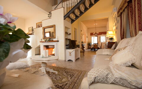 Villa Manuela: Eigendom, Kamer, Interieur Ontwerp, Gebouw, Meubilair, Huis, Woonkamer, Slaapkamer, Onroerend Goed, Huis