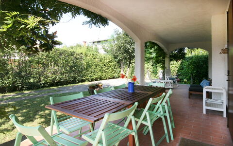 Villa Del Forte: Eigendom, Gebouw, Onroerend Goed, Huis, Meubilair, Kamer, Tafel, Villa, Veranda, Patio