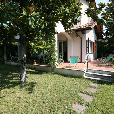 Villa Del Forte: Eigendom, Huis, Huis, Gebouw, Onroerend Goed, Architectuur, Werf, Boom, Verblijf, Villa