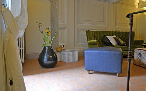 Appartamento Tommasi Fierli: Kamer, Verdieping, Eigendom, Meubilair, Interieur Ontwerp, Tegel, Gebouw, Flooring, Huis, Onroerend Goed