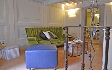 Appartamento Tommasi Fierli: Kamer, Meubilair, Interieur Ontwerp, Eigendom, Gebouw, Woonkamer, Muur, Plafond, Huis, Verdieping