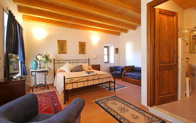 Susanna: Kamer, Eigendom, Meubilair, Gebouw, Interieur Ontwerp, Plafond, Woonkamer, Huis, Onroerend Goed, Verdieping