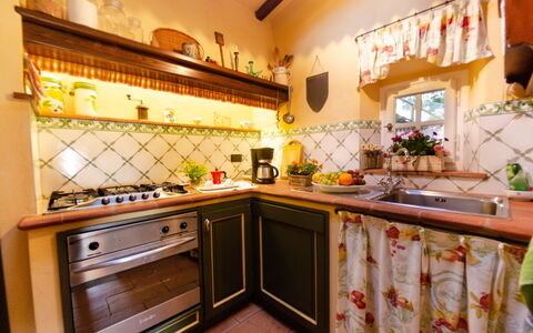 La Casa Del Sole: Eigendom, Kamer, Countertop, Keuken, Gebouw, Interieur Ontwerp, Meubilair, Cabinetry, Huis, Onroerend Goed