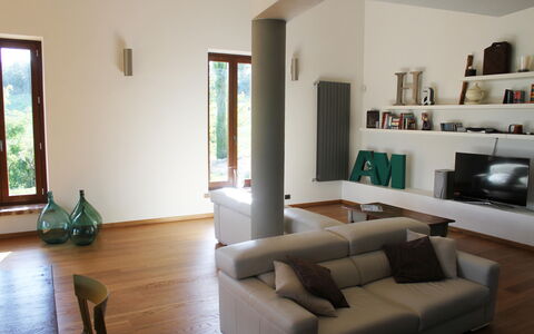 Casale De Conti: Woonkamer, Meubilair, Kamer, Eigendom, Interieur Ontwerp, Gebouw, Huis, Bankstel, Verdieping, Koffietafel