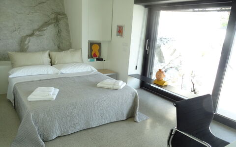 Villetta Farfallina: Slaapkamer, Kamer, Meubilair, Eigendom, Bed, Interieur Ontwerp, Bed Frame, Gebouw, Laken, Huis