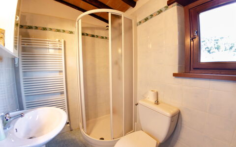 Orto Degli Olivi Proprietà: Badkamer, Eigendom, Kamer, Loodgieterswerkinrichting, Onroerend Goed, Architectuur, Gebouw, Huis, Bad, Interieur Ontwerp