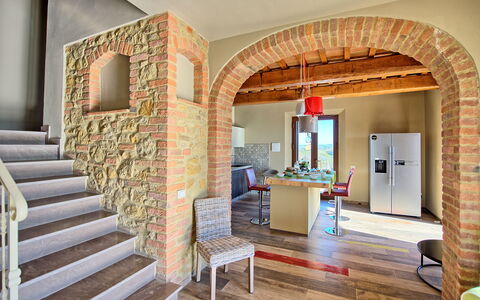 Villa Massimiliano: Eigendom, Gebouw, Interieur Ontwerp, Kamer, Boog, Steen, Architectuur, Huis, Muur, Verdieping