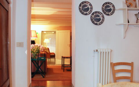 Il Mezzanino: Kamer, Eigendom, Interieur Ontwerp, Gebouw, Huis, Meubilair, Onroerend Goed, Huis, Eetkamer, Verdieping