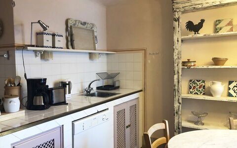 Il Mezzanino: Kamer, Eigendom, Meubilair, Plank, Interieur Ontwerp, Gebouw, Muur, Huis, Cabinetry, Verdieping