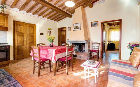 Casale Valdichiana: Eigendom, Kamer, Gebouw, Meubilair, Onroerend Goed, Huis, Interieur Ontwerp, Plafond, Villa, Verdieping